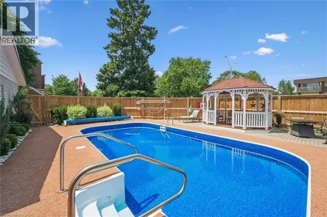 574 Sprucehill Avenue Waterloo ON N2L 4V9