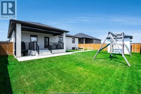 6 Heathview Trail Leamington ON N8H 0G3