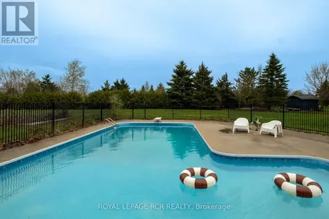18 Leenders Lane Erin ON N0B 1T0