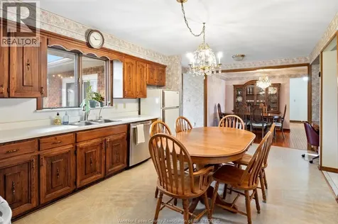 1565 Roxborough Windsor ON N9B 3H2