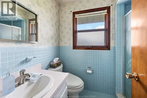 1565 Roxborough Windsor ON N9B 3H2