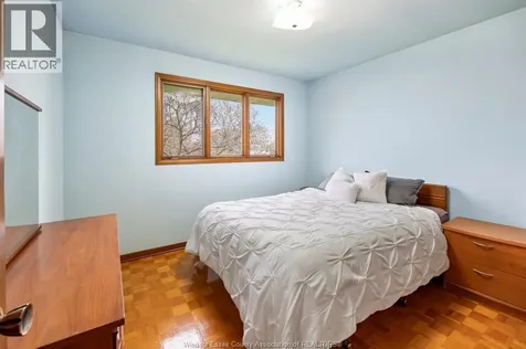 1565 Roxborough Windsor ON N9B 3H2