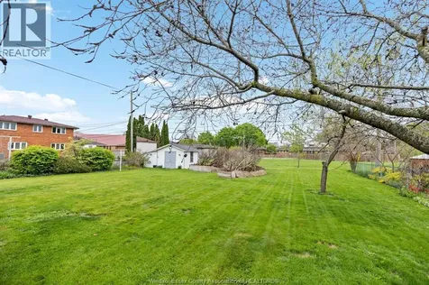 1565 Roxborough Windsor ON N9B 3H2