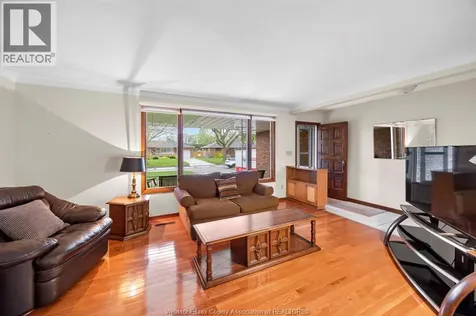 1565 Roxborough Windsor ON N9B 3H2
