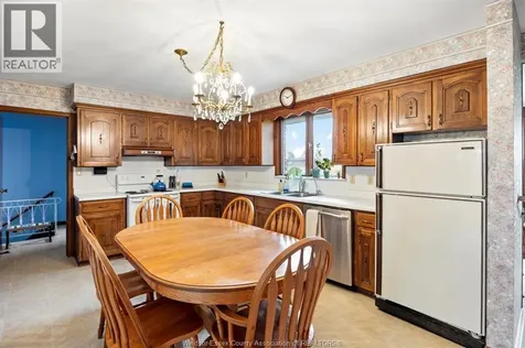 1565 Roxborough Windsor ON N9B 3H2