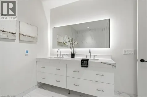 123 Maurice Drive Oakville ON L6K 2W6