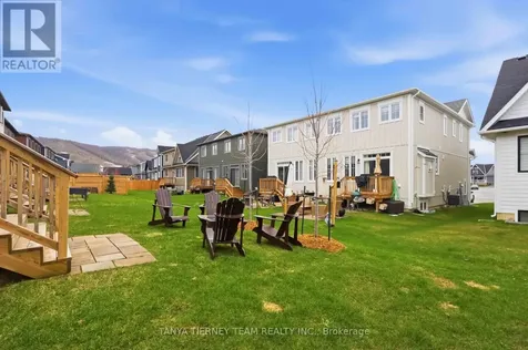 106 Sycamore Street Blue Mountains ON L9Y 4E2