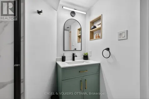 272 King Edward Avenue Ottawa ON K1N 7M1