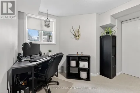 272 King Edward Avenue Ottawa ON K1N 7M1