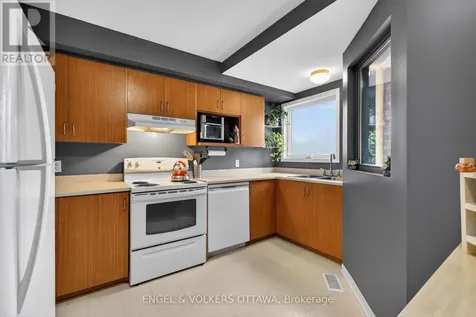 272 King Edward Avenue Ottawa ON K1N 7M1