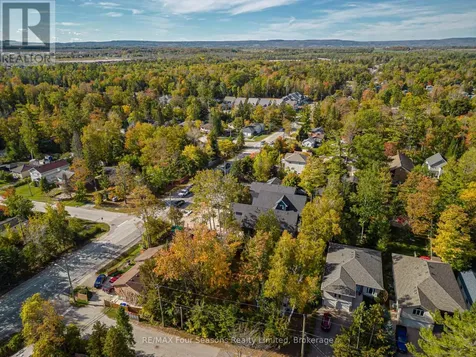 64 60th Street North Wasaga Beach ON L9Z 1V7