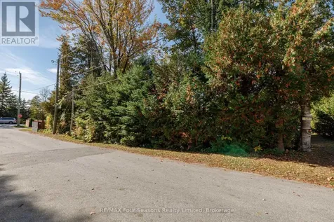 64 60th Street North Wasaga Beach ON L9Z 1V7