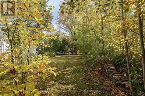 64 60th Street North Wasaga Beach ON L9Z 1V7