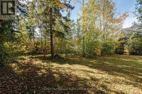 64 60th Street North Wasaga Beach ON L9Z 1V7