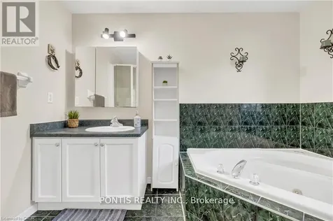 40 Alderson Drive Cambridge ON N3C 4C5