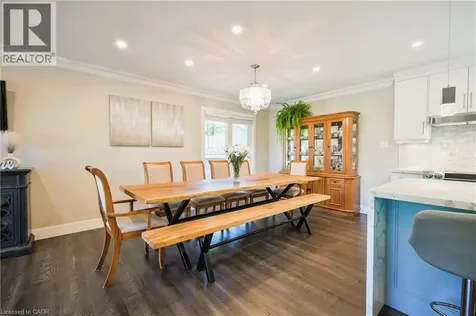 390 Wendall Place Oakville ON L6K 2M1