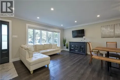 390 Wendall Place Oakville ON L6K 2M1