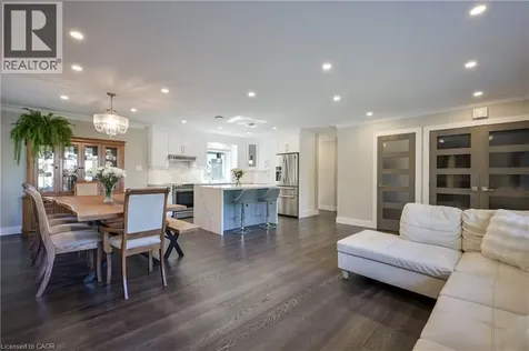 390 Wendall Place Oakville ON L6K 2M1