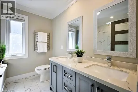 390 Wendall Place Oakville ON L6K 2M1
