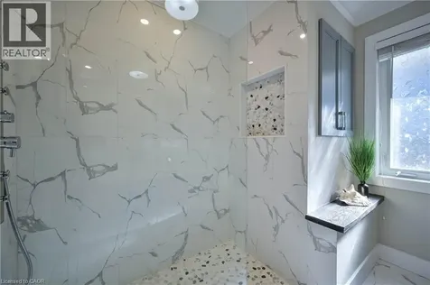 390 Wendall Place Oakville ON L6K 2M1