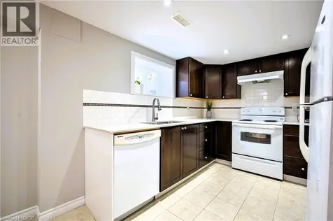 390 Wendall Place Oakville ON L6K 2M1