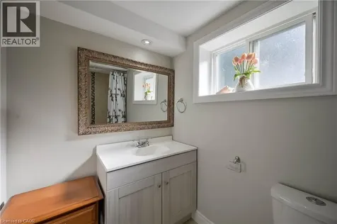 390 Wendall Place Oakville ON L6K 2M1