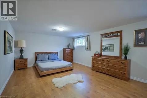 390 Wendall Place Oakville ON L6K 2M1