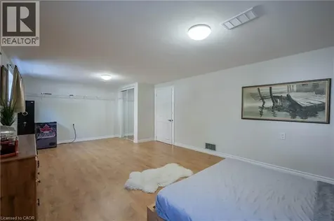 390 Wendall Place Oakville ON L6K 2M1