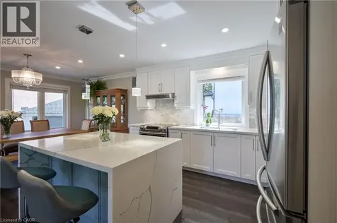 390 Wendall Place Oakville ON L6K 2M1