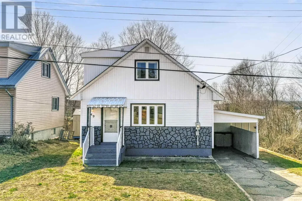 49 Westview Crescent Elliot Lake ON P5A 2B2