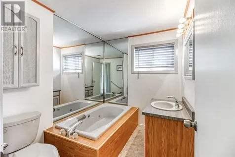 49 Westview Crescent Elliot Lake ON P5A 2B2