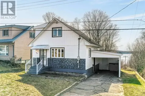 49 Westview Crescent Elliot Lake ON P5A 2B2