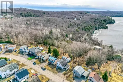 49 Westview Crescent Elliot Lake ON P5A 2B2