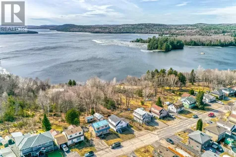 49 Westview Crescent Elliot Lake ON P5A 2B2