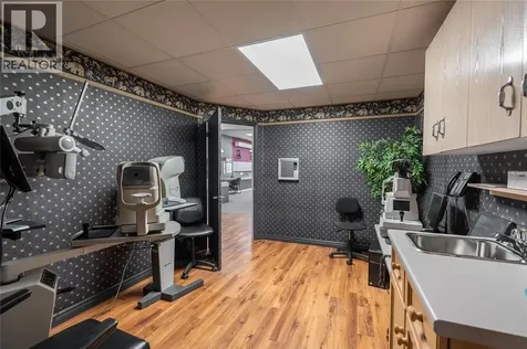 172 Christina Street Sarnia ON N7T 5T9