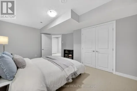 324 Long Acres Street Ottawa ON K2M 0H4