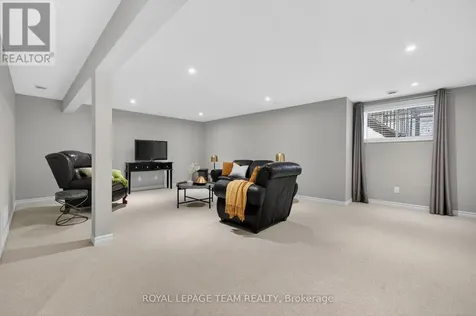 324 Long Acres Street Ottawa ON K2M 0H4