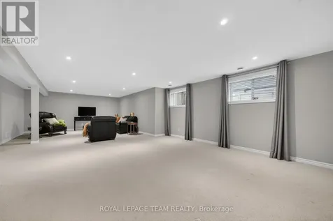 324 Long Acres Street Ottawa ON K2M 0H4