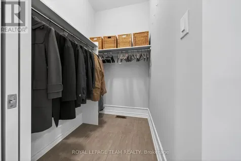 324 Long Acres Street Ottawa ON K2M 0H4