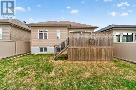 324 Long Acres Street Ottawa ON K2M 0H4