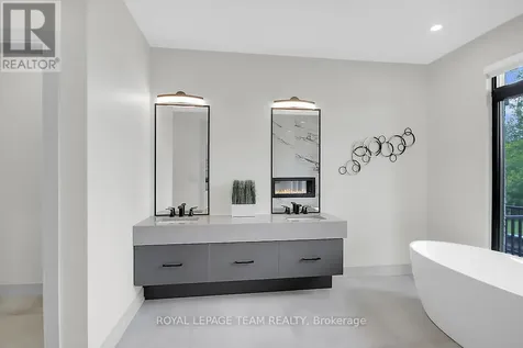 6865 Pebble Trail Way Ottawa ON K4P 0C4