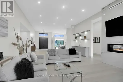 6865 Pebble Trail Way Ottawa ON K4P 0C4