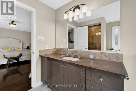 44 Hawks Landing Crescent Ottawa ON K2S 1W1