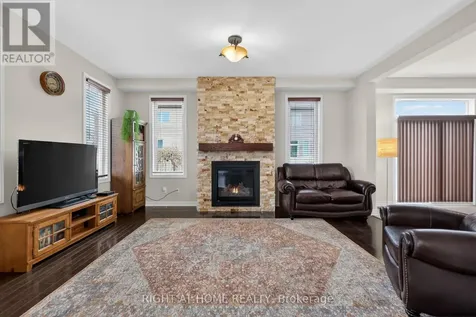 44 Hawks Landing Crescent Ottawa ON K2S 1W1
