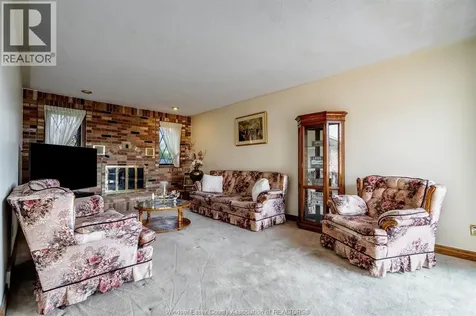 5 Lucy Crescent Leamington ON N8H 4S4