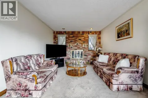 5 Lucy Crescent Leamington ON N8H 4S4