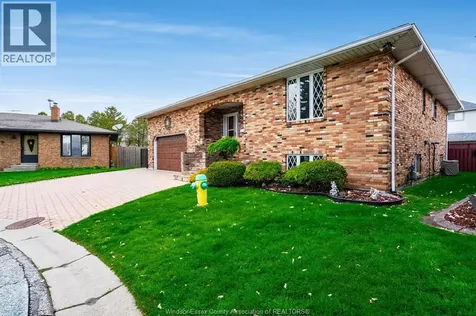 5 Lucy Crescent Leamington ON N8H 4S4