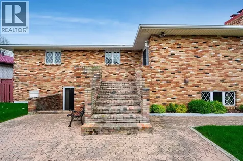5 Lucy Crescent Leamington ON N8H 4S4