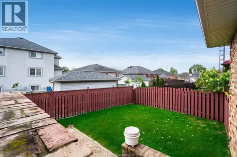 5 Lucy Crescent Leamington ON N8H 4S4