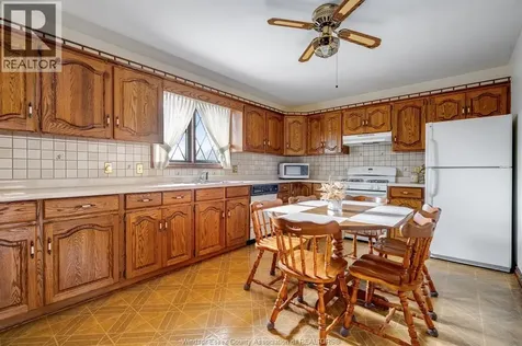 5 Lucy Crescent Leamington ON N8H 4S4